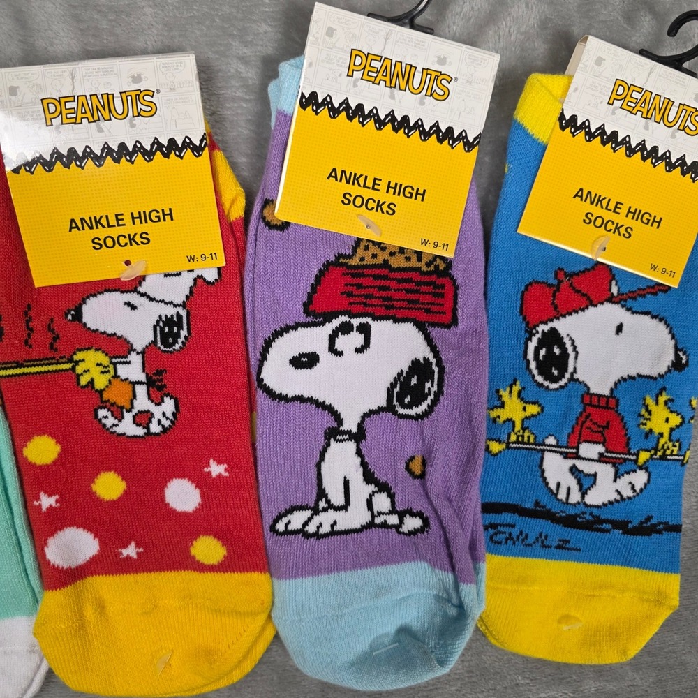 Peanuts Snoopy Ankle High Socks 5-Pack Women Size 9-11 Multi-Color NEW Gift Set - Picture 5 of 8